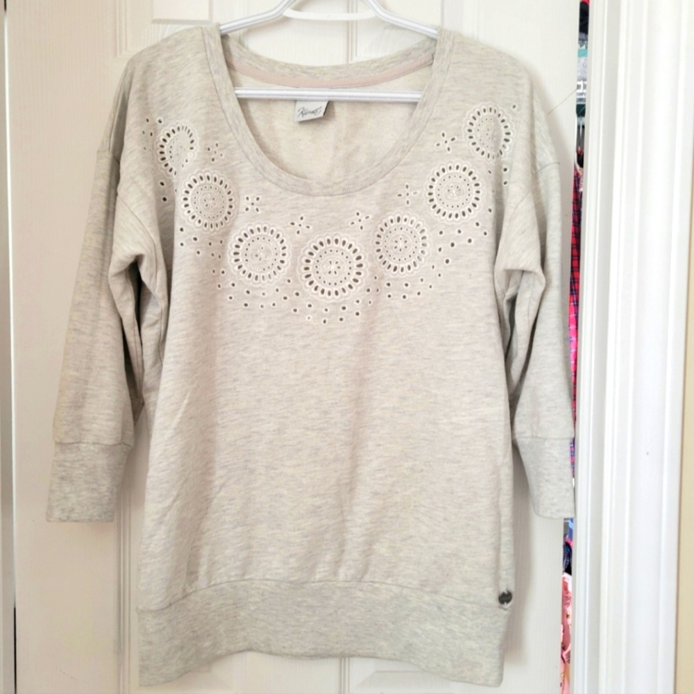 Kismet women sweater size M